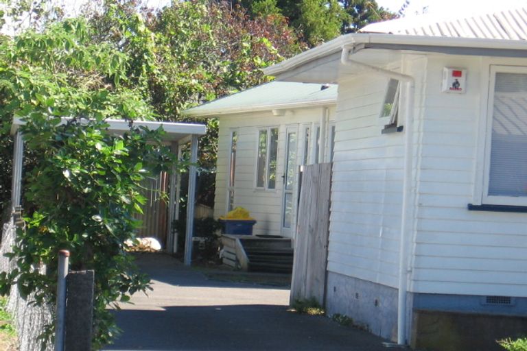 Photo of property in 65a Cobham Crescent, Kelston, Auckland, 0602