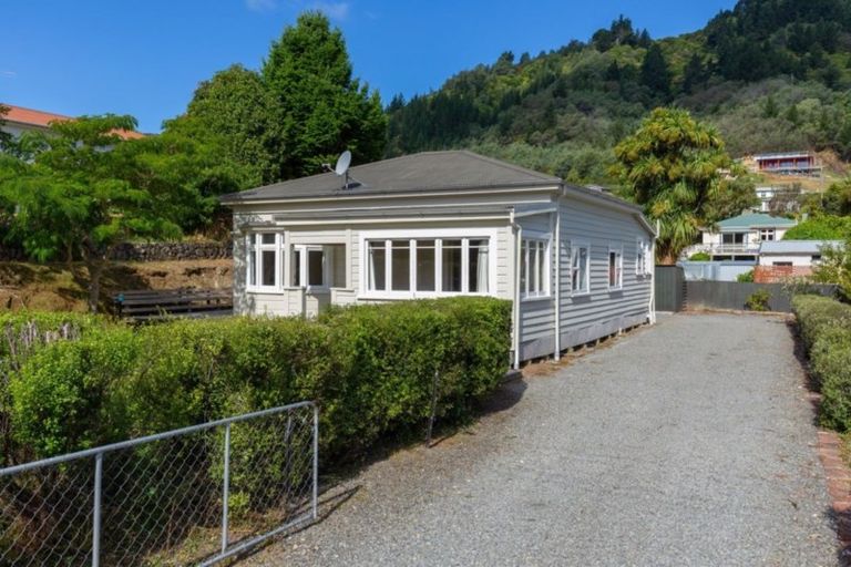 Photo of property in 59 Hampden Street, Picton, 7220
