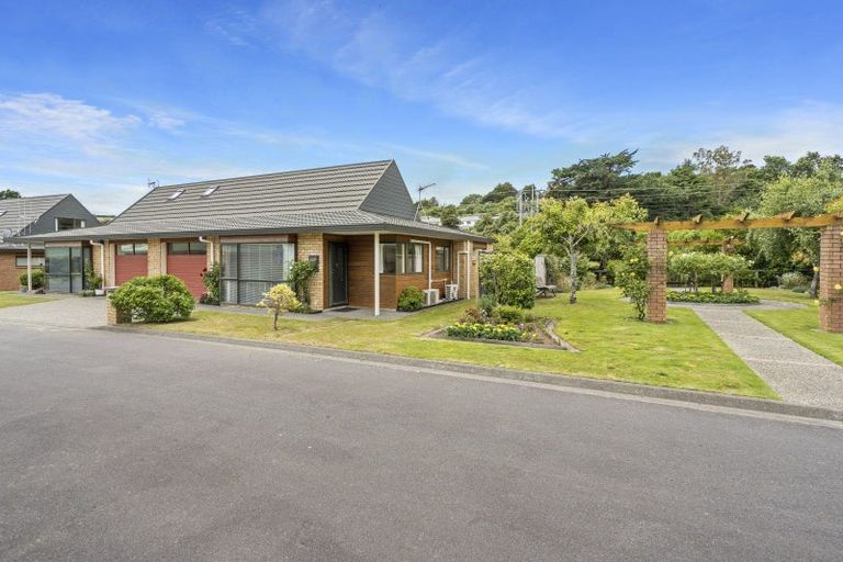 Photo of property in Redwood Village, 20/42 Main Road, Tawa, Wellington, 5028
