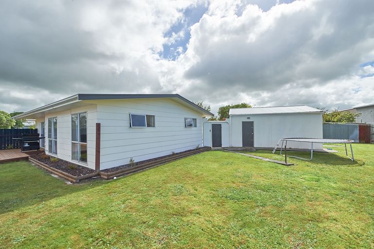 Photo of property in 36 Acacia Street, Kelvin Grove, Palmerston North, 4414