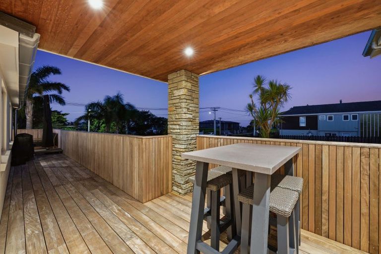 Photo of property in 31 Beechwood Road, Rothesay Bay, Auckland, 0630