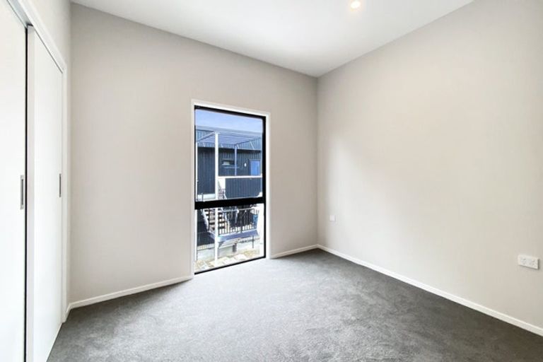 Photo of property in 4 Whakarato Way, Takanini, 2112