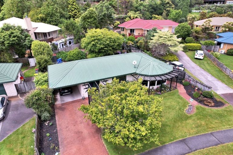 Photo of property in 21 Capricorn Place, Kawaha Point, Rotorua, 3010