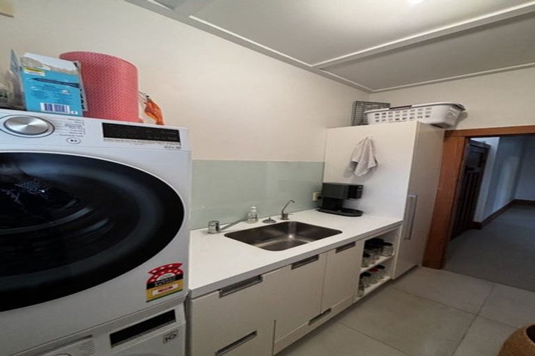 Photo of property in 22 Chilman Street, Strandon, New Plymouth, 4312