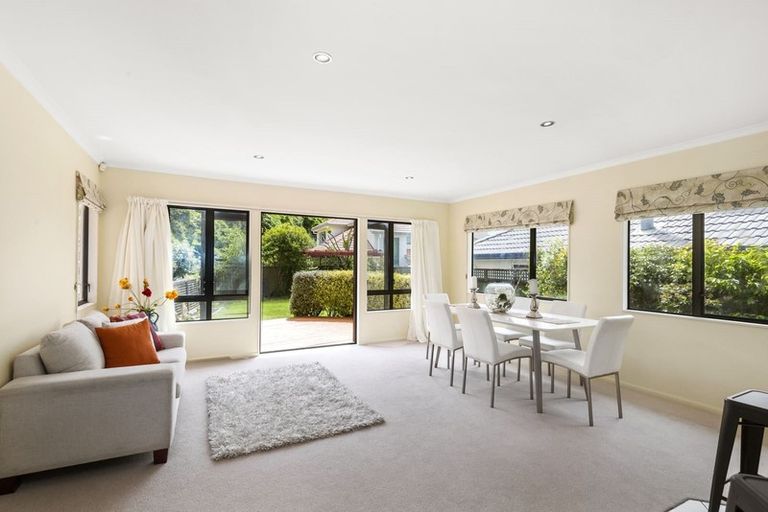 Photo of property in 106 Westchester Drive, Churton Park, Wellington, 6037
