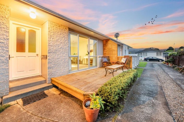 Photo of property in 9b Haylock Grove, Totara Park, Upper Hutt, 5018