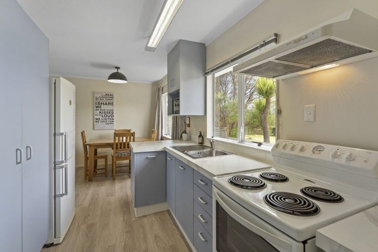 Photo of property in 2 Seagull Place, Whitby, Porirua, 5024