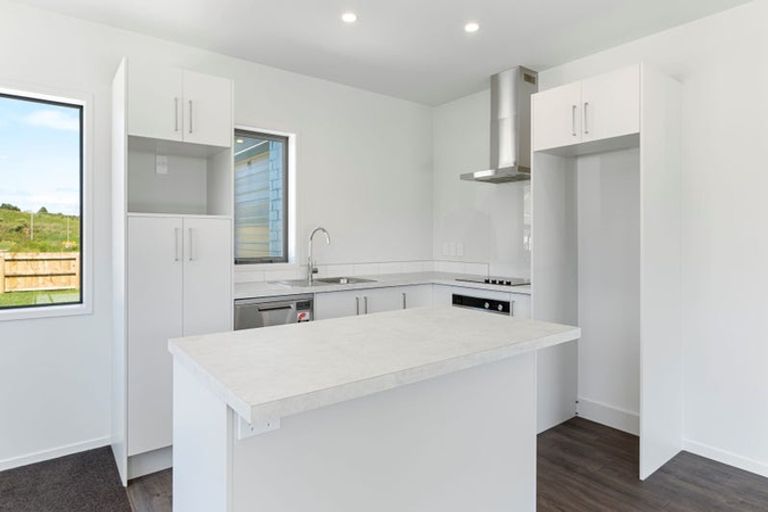 Photo of property in 16 Guy King Place, Huntly, 3700