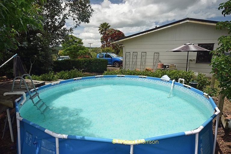 Photo of property in 52 Gallie Branch Road, Matakohe, 0594