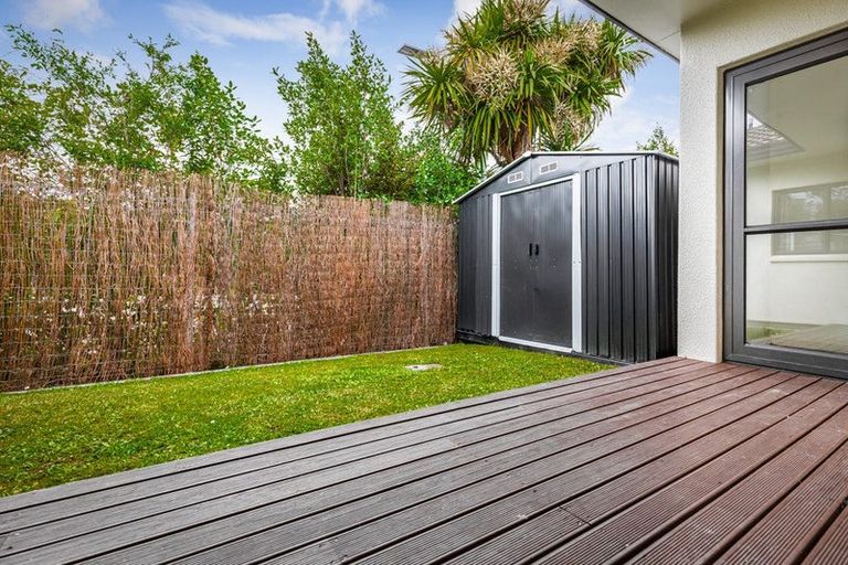 Photo of property in 9/17 Neta Grove, Henderson, Auckland, 0612