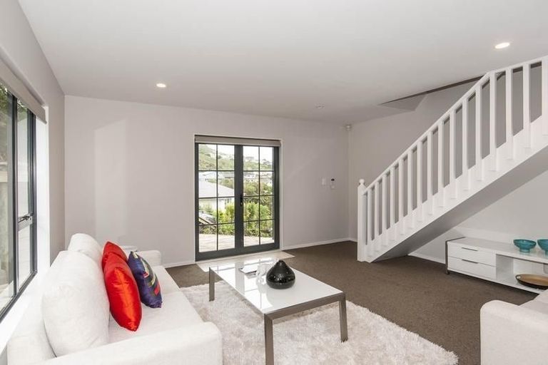 Photo of property in 4/25 Hollies Crescent, Johnsonville, Wellington, 6037