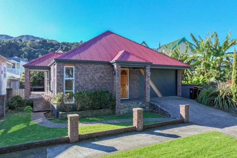 Photo of property in 102 Beach Road, Thames, 3500