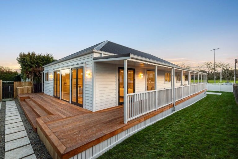 Photo of property in 15 Edward Street, Riverhead, 0820