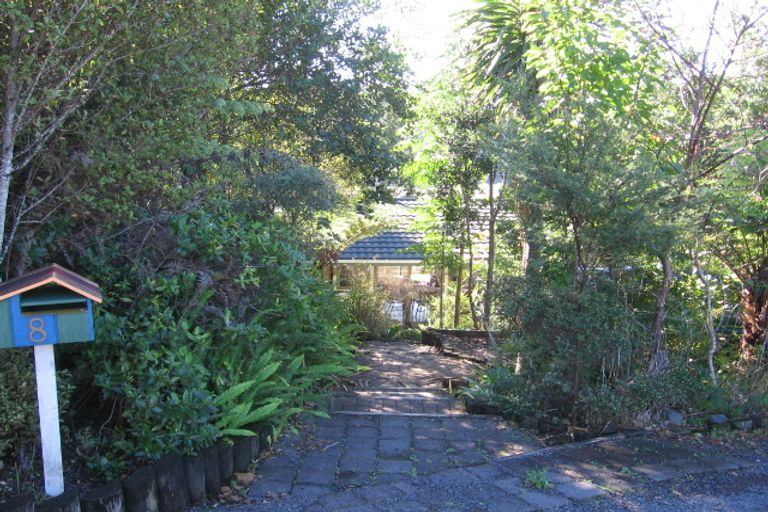 Photo of property in 8 Janet Place, Laingholm, Auckland, 0604
