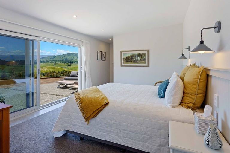 Photo of property in 104 Raukawa Road, Peka Peka, Waikanae, 5391