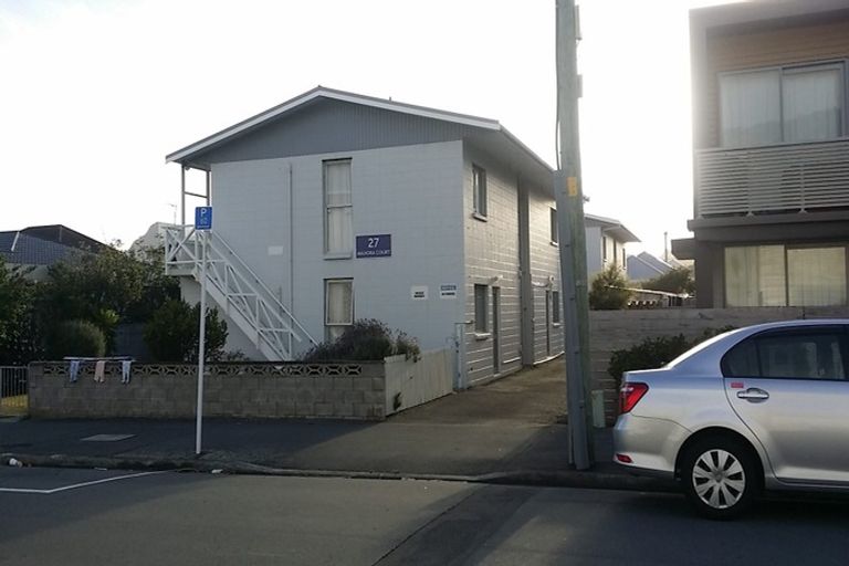 Photo of property in Mahora Court Flats, 25 Mahora Street, Kilbirnie, Wellington, 6022
