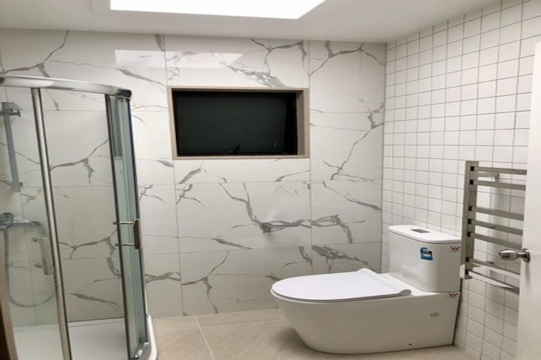 Photo of property in 2/4 Pine Street, New Lynn, Auckland, 0600