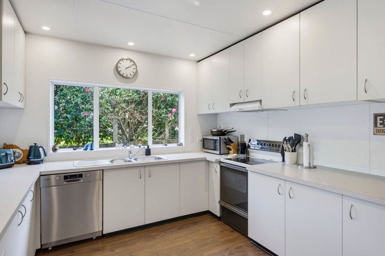 Photo of property in 469 Te Moana Road, Waikanae, 5036