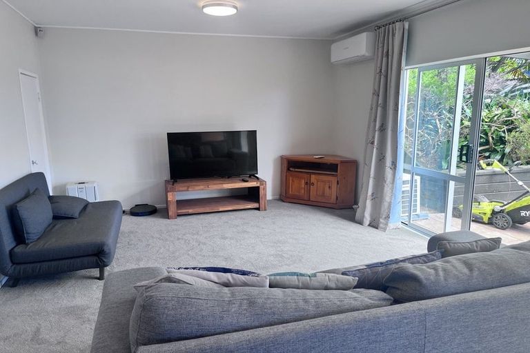 Photo of property in 881 Beach Road, Waiake, Auckland, 0630