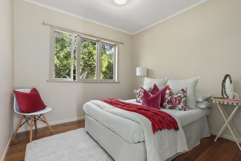 Photo of property in 228 Beach Haven Road, Beach Haven, Auckland, 0626