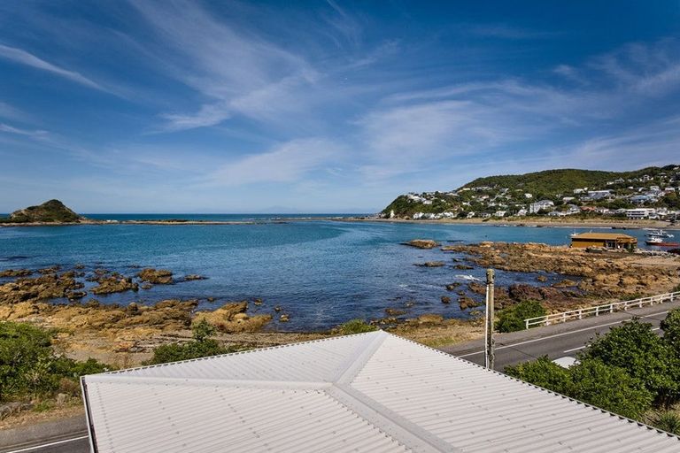 Photo of property in 196 The Esplanade, Island Bay, Wellington, 6023