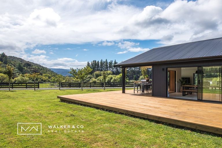 Photo of property in 47 Mount Marua Drive, Maymorn, Upper Hutt, 5018
