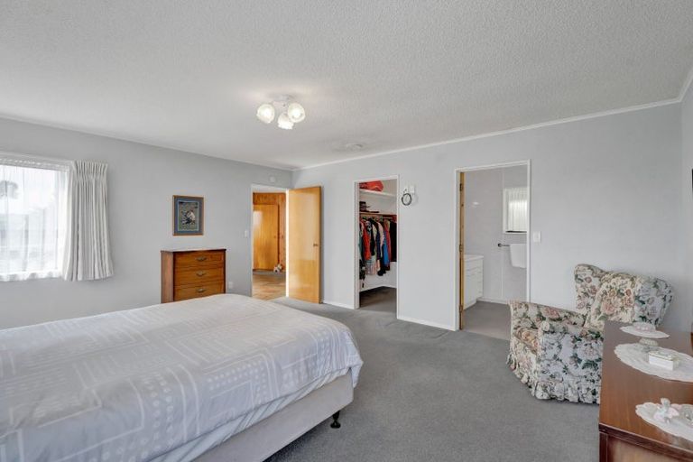 Photo of property in 16 Hussey Street, Oakura, 4314