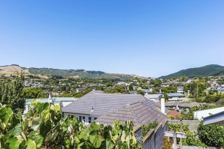 Photo of property in 14 Romney Square, Tawa, Wellington, 5028