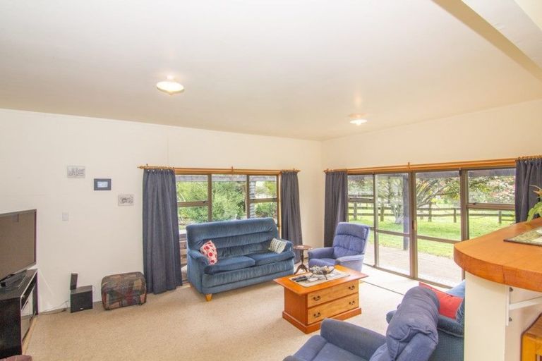 Photo of property in 177 Inland Road, Helensville, 0875