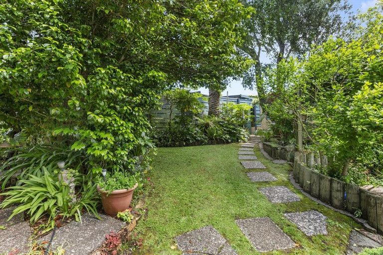 Photo of property in 31 Wallis Street, Raglan, 3225