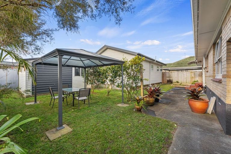 Photo of property in 19 Fyfe Avenue, Papatoetoe, Auckland, 2025