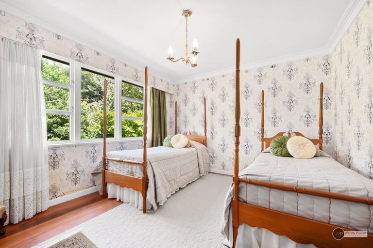 Photo of property in 15 Harewood Grove, Pinehaven, Upper Hutt, 5019