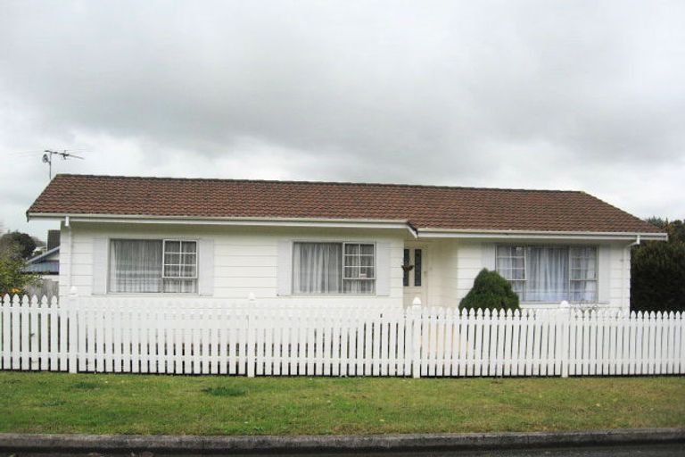 Photo of property in 6 Chrisarda Place, Red Hill, Papakura, 2110