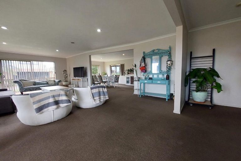 Photo of property in 44a Crossandra Drive, Mangere, Auckland, 2022