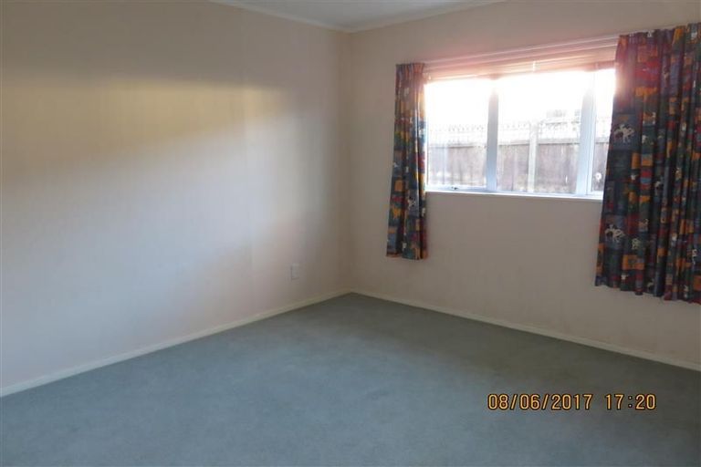 Photo of property in 325b Royal Road, Massey, Auckland, 0614