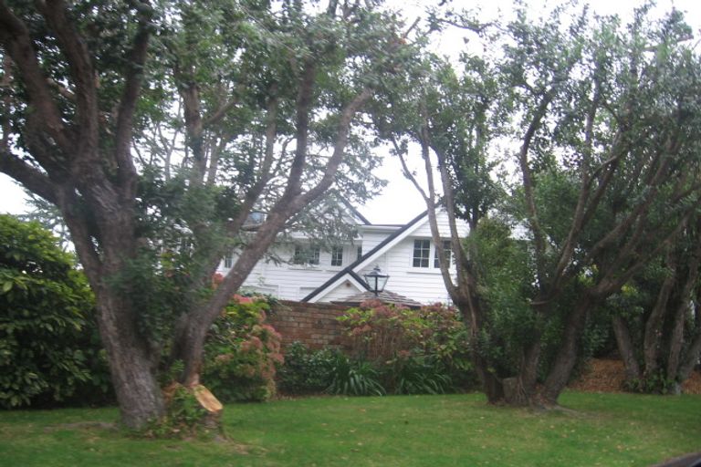 Photo of property in 11 Dillon Street, Lowry Bay, Lower Hutt, 5013