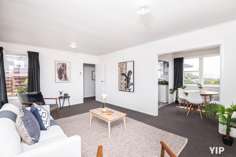 Photo of property in 11 Lenox Grove, Johnsonville, Wellington, 6037