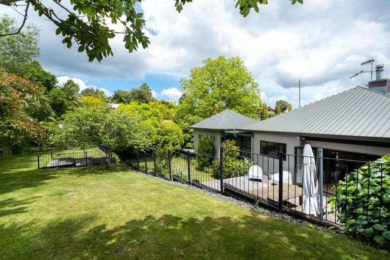 Photo of property in 13 Muritai Crescent, Havelock North, 4130