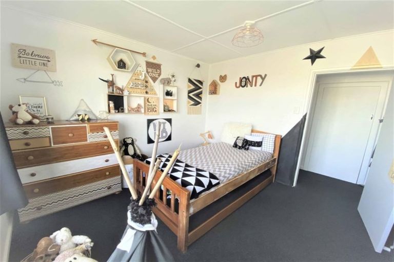 Photo of property in 283 Princes Street, Strathern, Invercargill, 9812