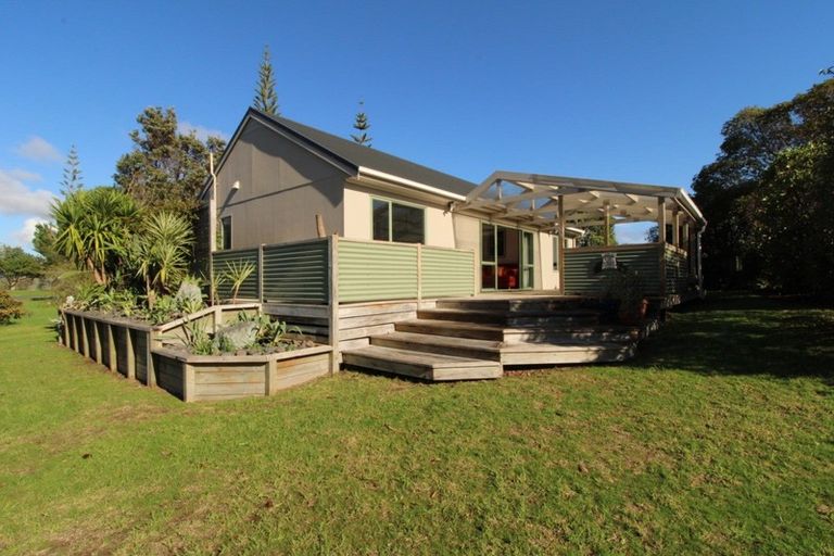 Photo of property in 103 Kowhai Avenue, Matarangi, Whitianga, 3592