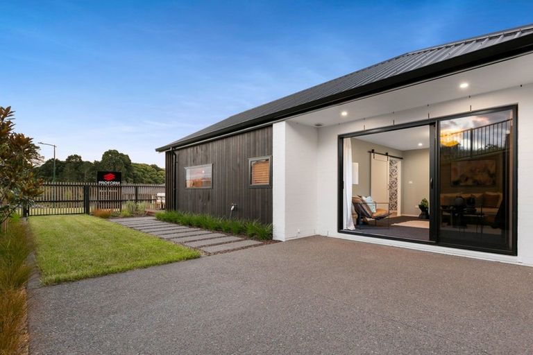 Photo of property in 14 Hayward Place, Ohauiti, Tauranga, 3112