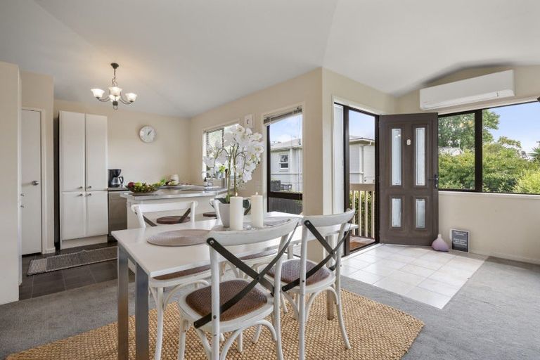 Photo of property in 10c Matipo Road, Mairangi Bay, Auckland, 0630