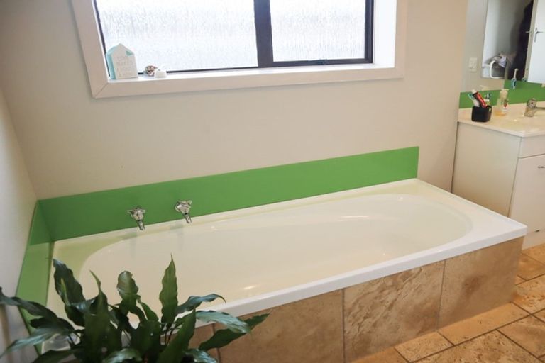 Photo of property in 70a Withells Road, Avonhead, Christchurch, 8042