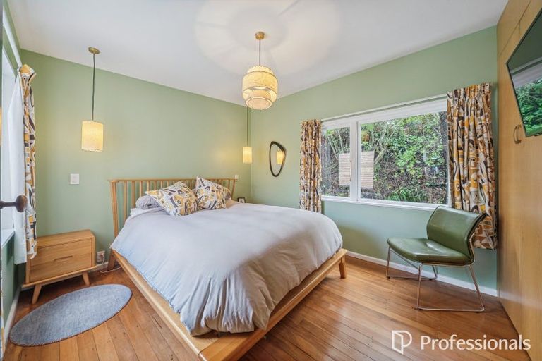 Photo of property in 7 Titiro Moana Road, Korokoro, Lower Hutt, 5012