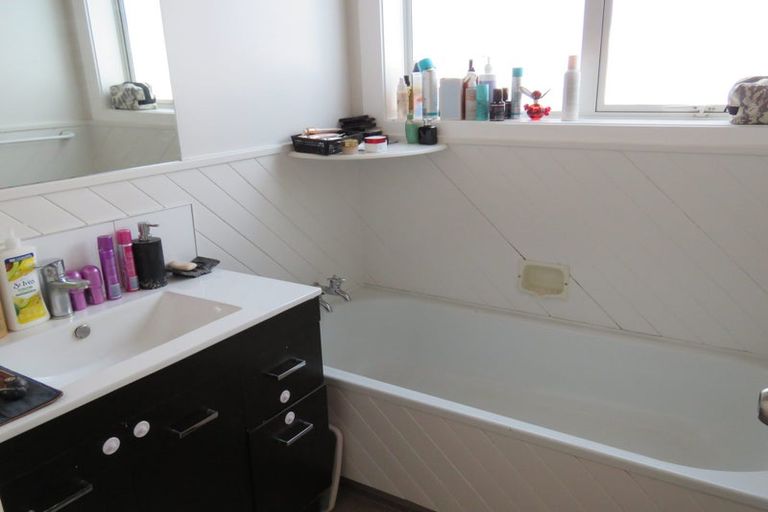 Photo of property in 12 Heathglen Avenue, Parklands, Christchurch, 8083