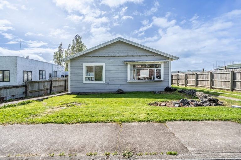 Photo of property in 98 Hokonui Drive, Gore, 9710