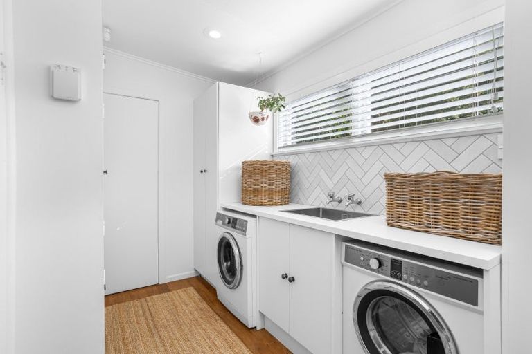 Photo of property in 376 Taiapa Road, Muriwai, Waimauku, 0881