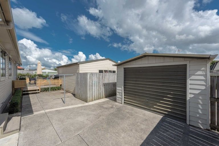 Photo of property in 9 Dowding Street, Melville, Hamilton, 3206