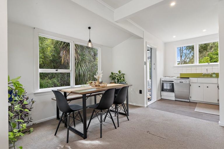 Photo of property in 9 Esher Place, Saint Martins, Christchurch, 8022