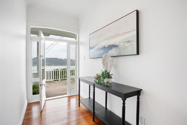 Photo of property in 48 Maida Vale Road, Roseneath, Wellington, 6011